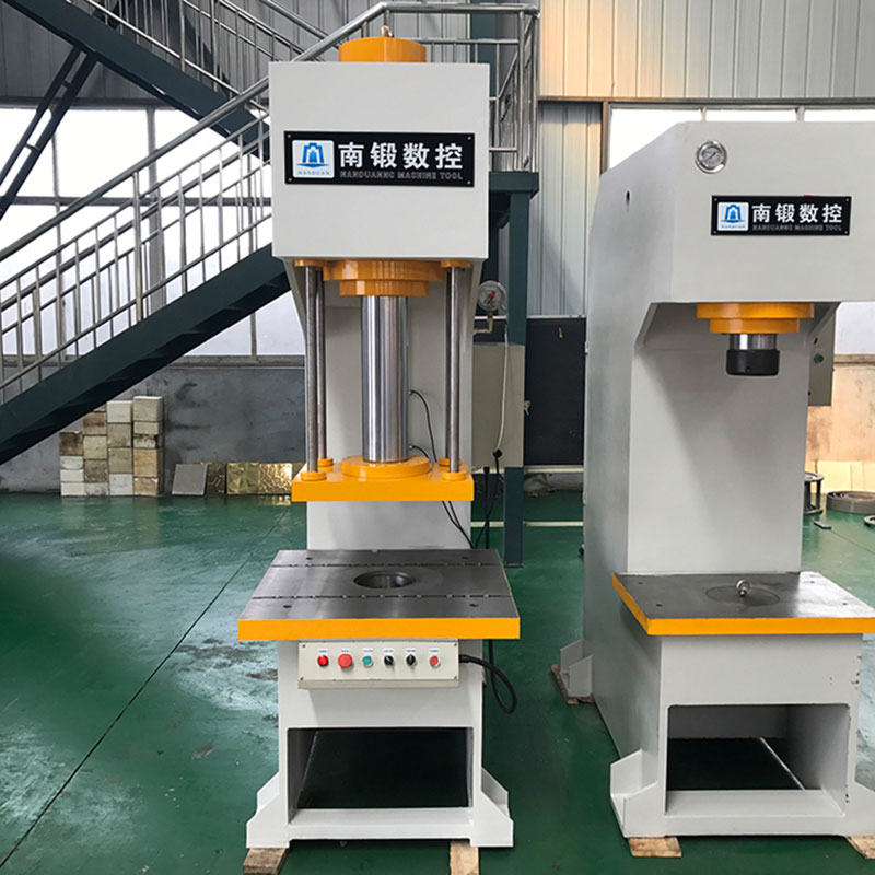 廠家生產(chǎn)的100噸單臂油壓機(jī)怎么樣