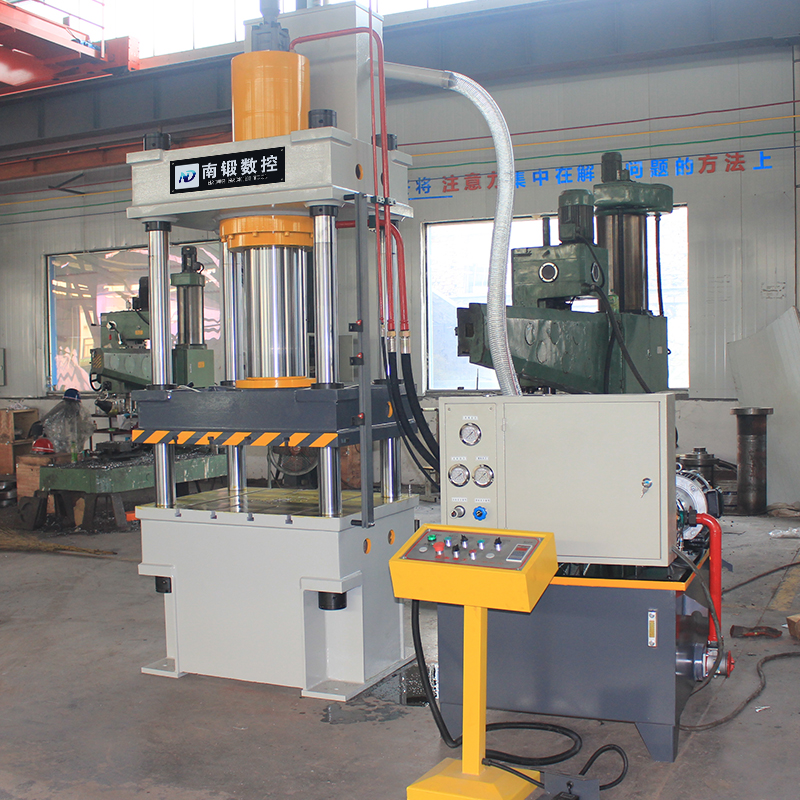 200T三梁四柱油壓機，200噸金屬成型油壓機