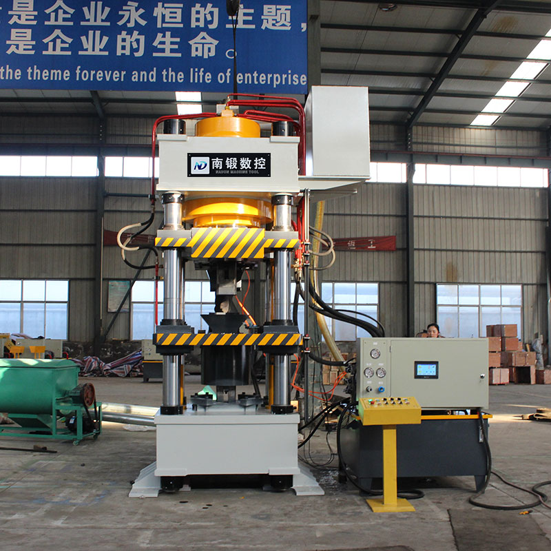 滕州鹽磚機(jī)廠家 5KG牛羊舔磚液壓機(jī)廠家 